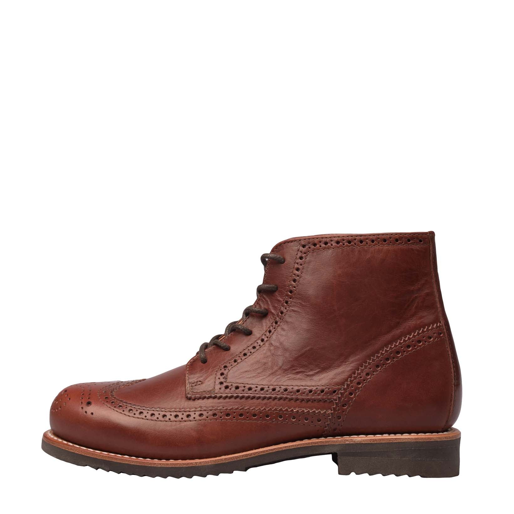 Pioneira-desenrasco-Conrad Hasselbach Shoes & Garment